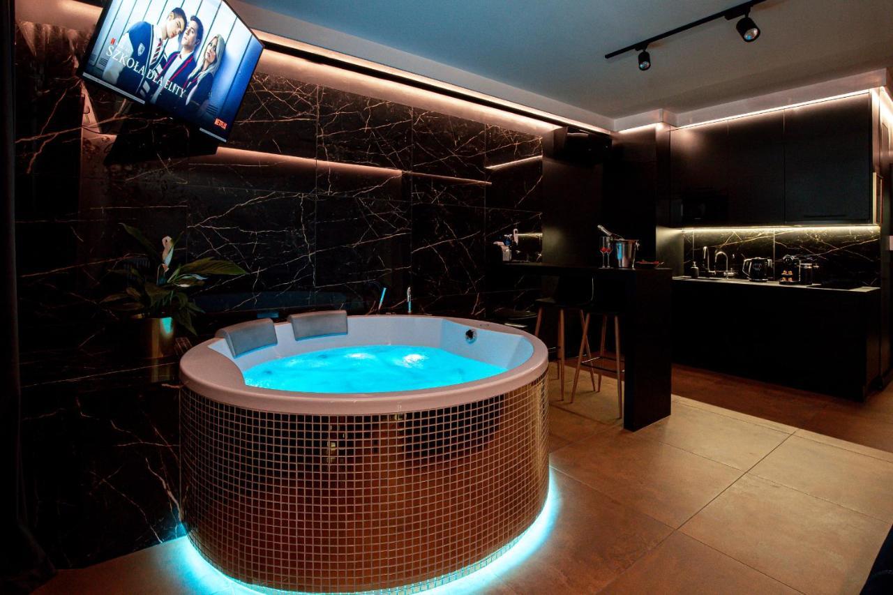 Jacuzzi Glass-House Central Station Cracóvia Exterior foto