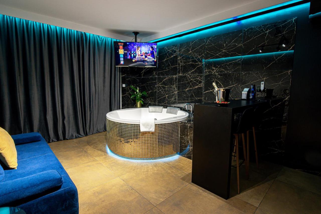 Jacuzzi Glass-House Central Station Cracóvia Exterior foto