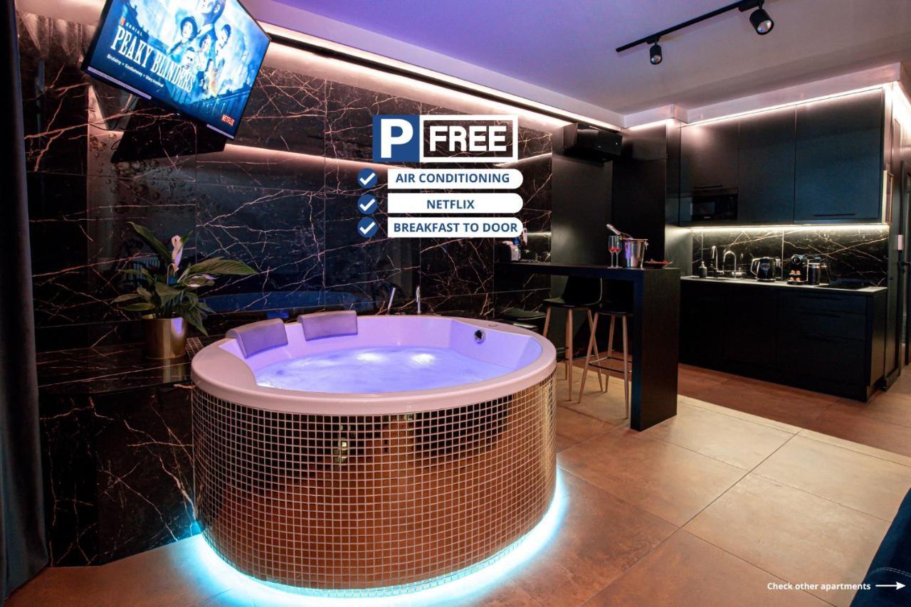 Jacuzzi Glass-House Central Station Cracóvia Exterior foto